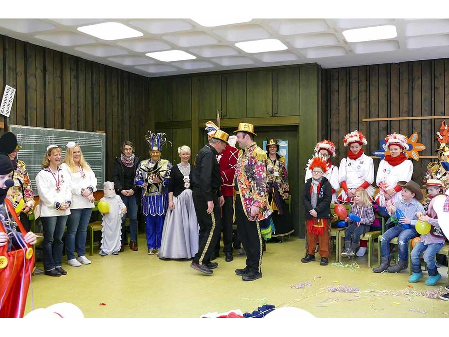 Naumburger Prinzenpaare mit Hofnarren besuchen den Kindergottesdienst (Foto: Karl-Franz Thiede)